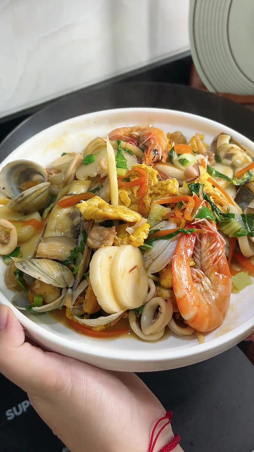 浙江人开始做饭了，今天吃海鲜炒年糕，软糯鲜甜好好吃 家常菜 海鲜美食 年糕 谁懂这一口的好