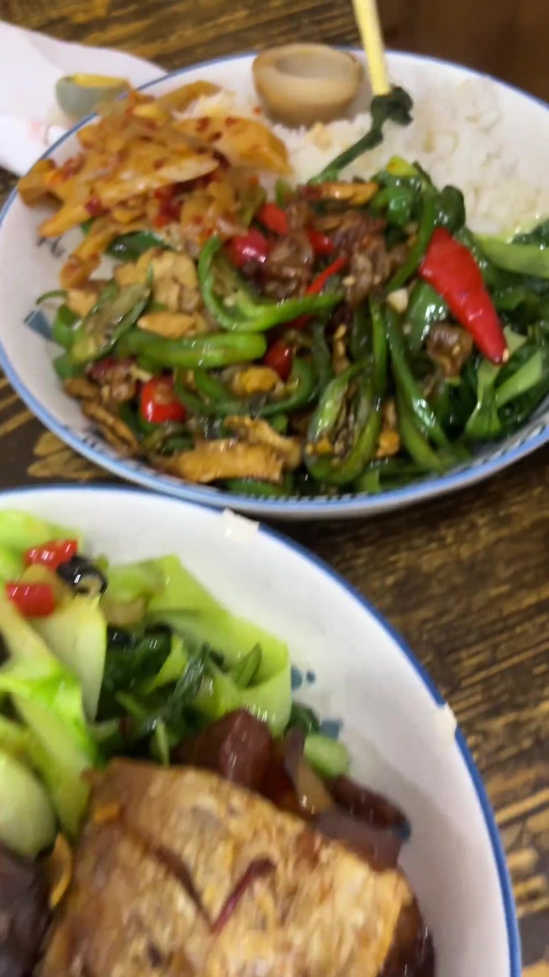 这一碗皮蛋肉饼汤真的鲜掉眉毛!