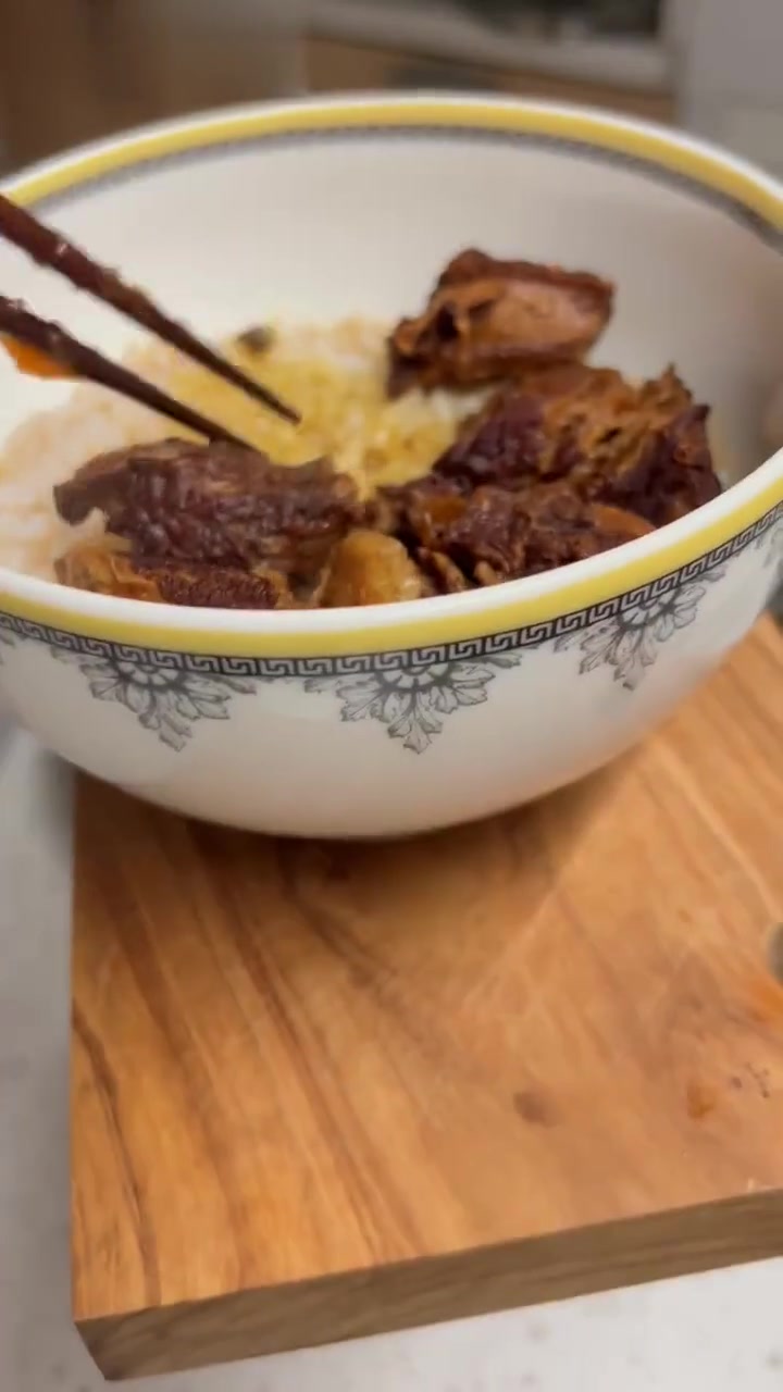 一人食|预制红烧牛肉蒸饭,快速蛋白质满足