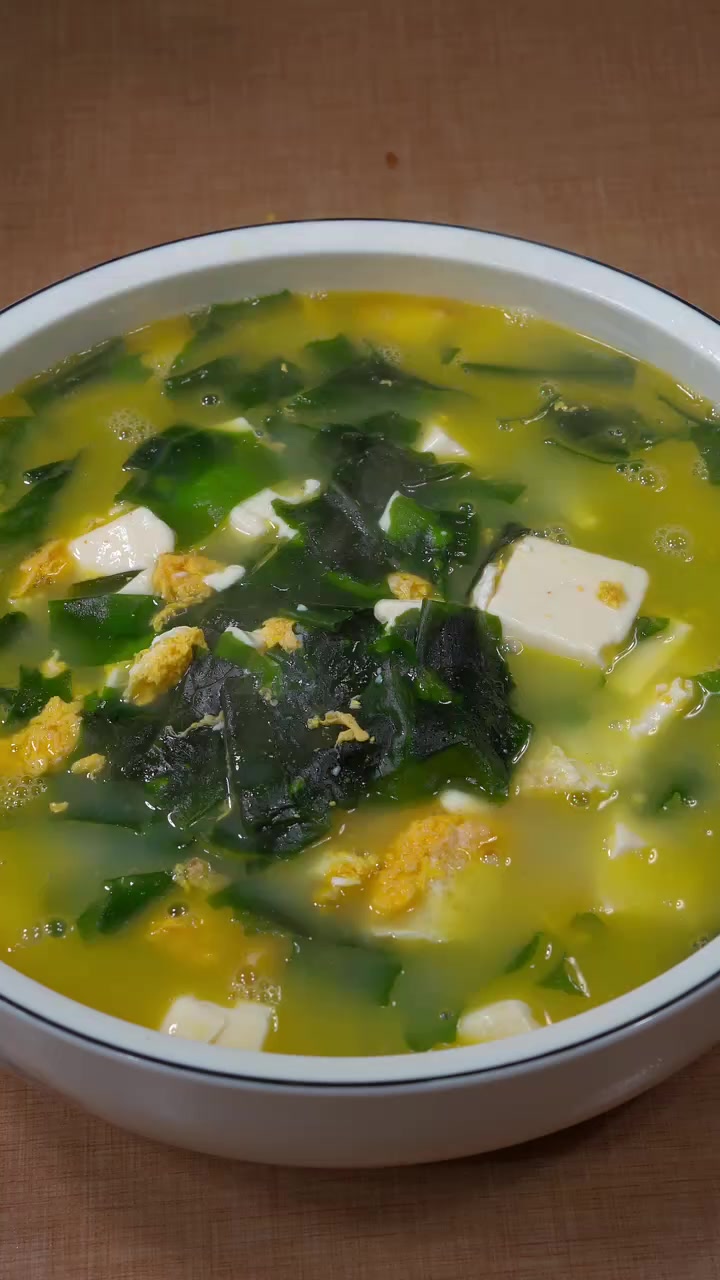 裙带菜豆腐汤