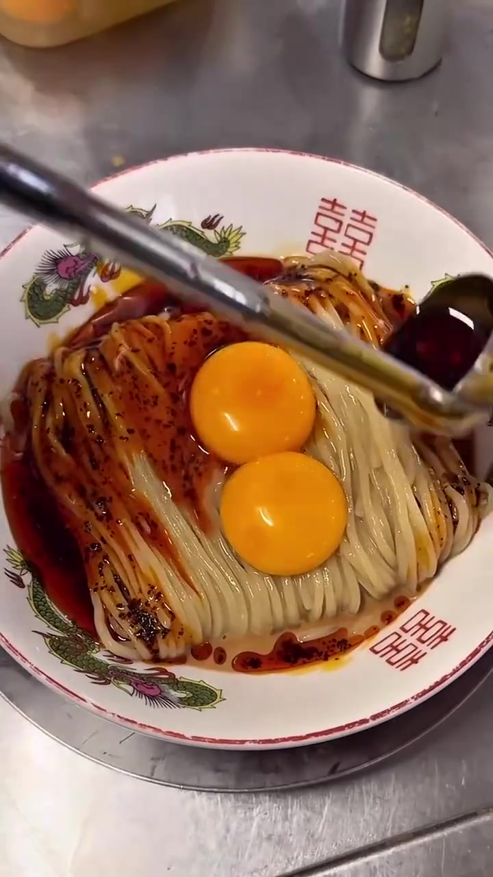 不辣却上瘾!自制微麻超香的狱冷担担拌面