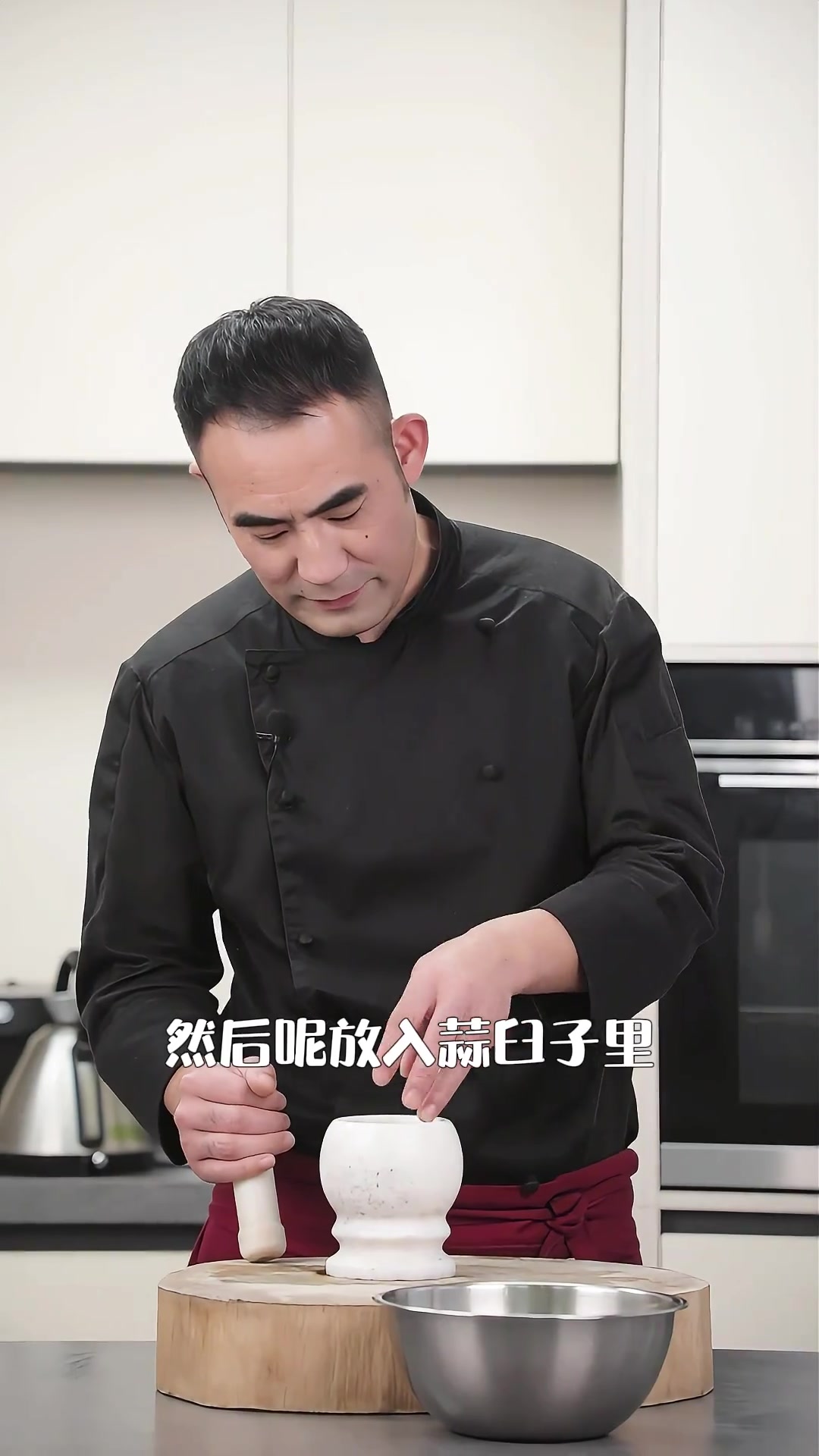 在家这样做猪头肉拌黄瓜,能多吃多喝