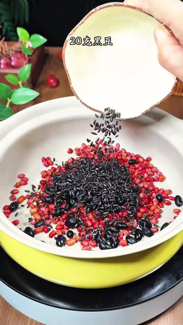 奶香红豆粥好吃又营养,姐妹们安排起来!
