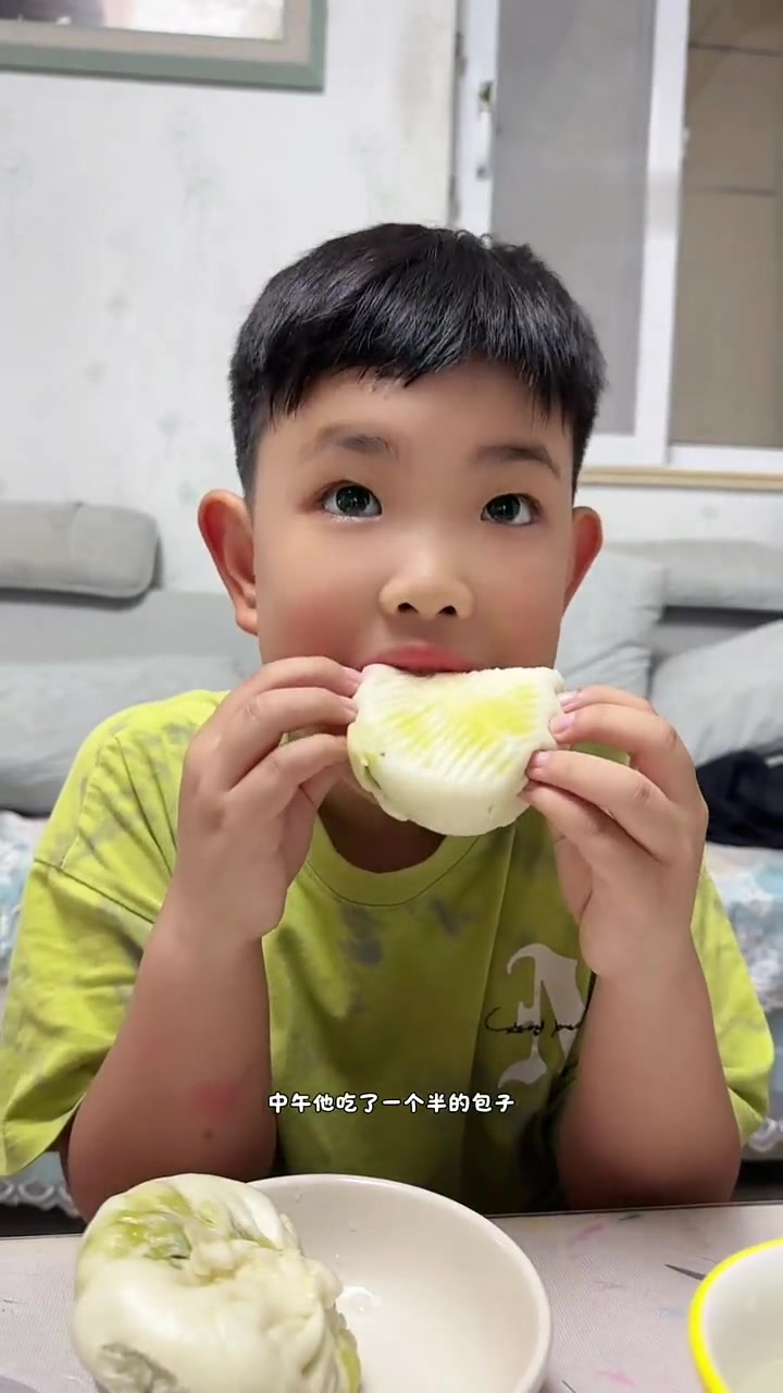 昨天三包子两鸡蛋很棒!今带儿子减脂第1天