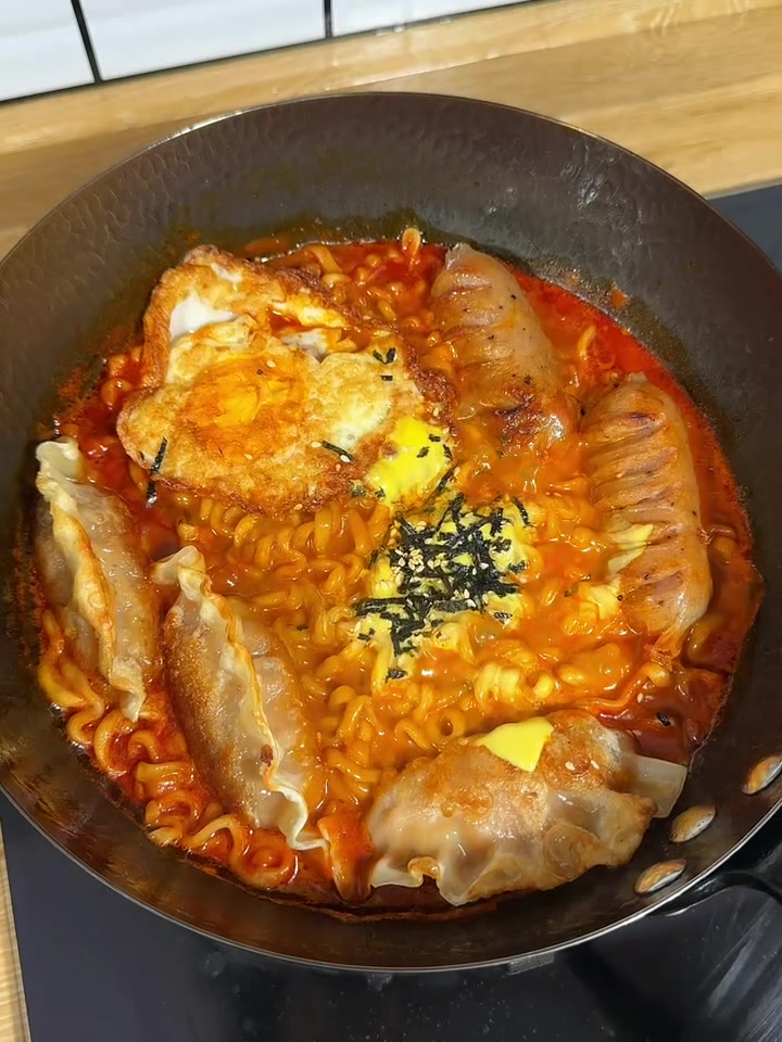 谁能在深夜拒绝这口火鸡面!