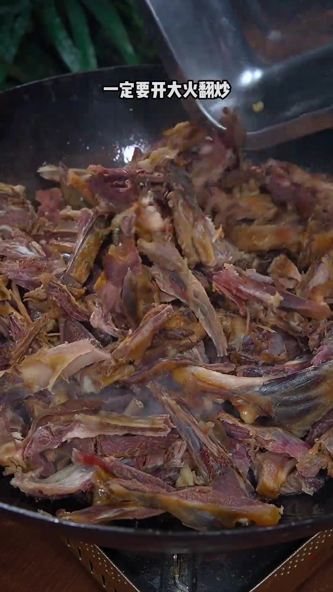 安徽传统美食红烧腊狗肉,香鲜下饭