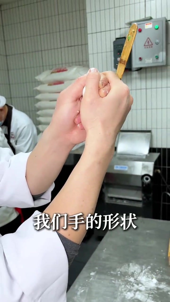 平民化饺子店高效包饺子的专业手法大揭秘!