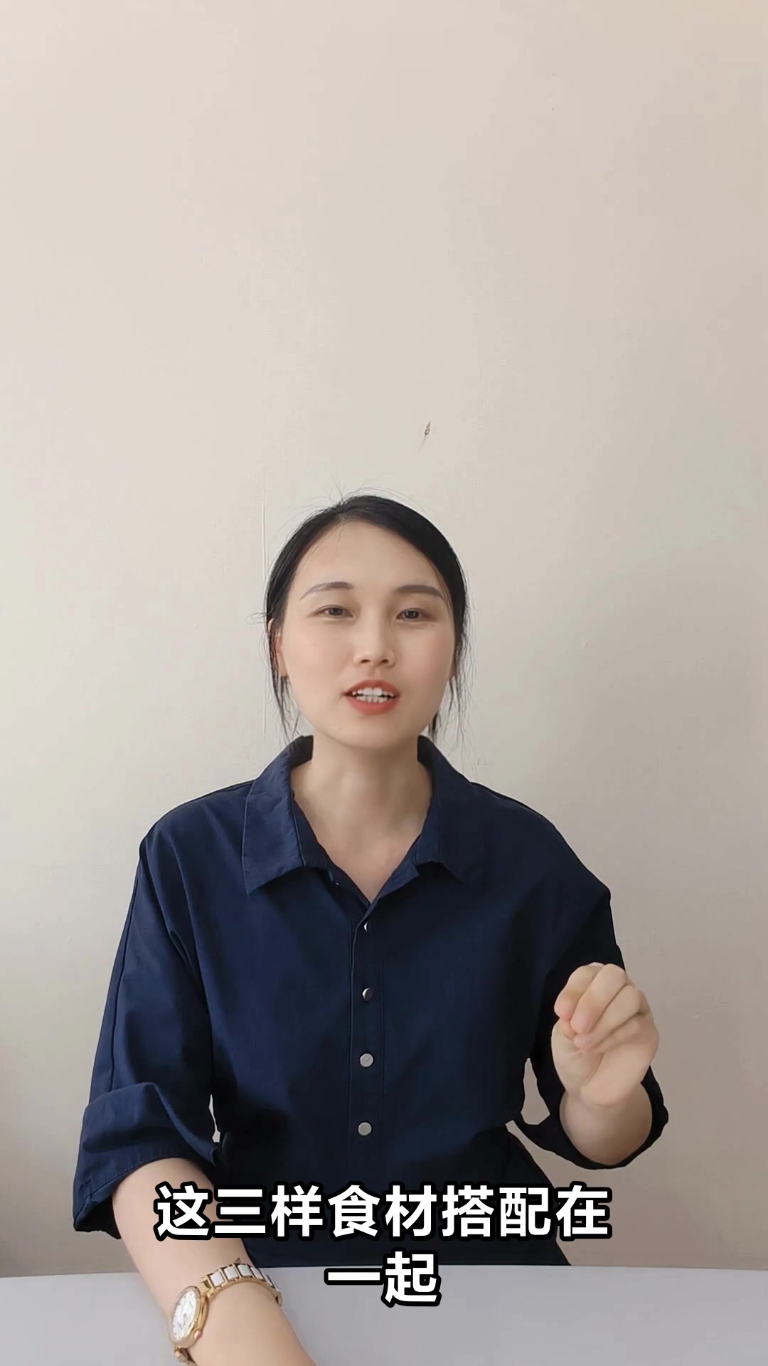 夏日养生良方！苦瓜煲排骨黄豆汤的秘密