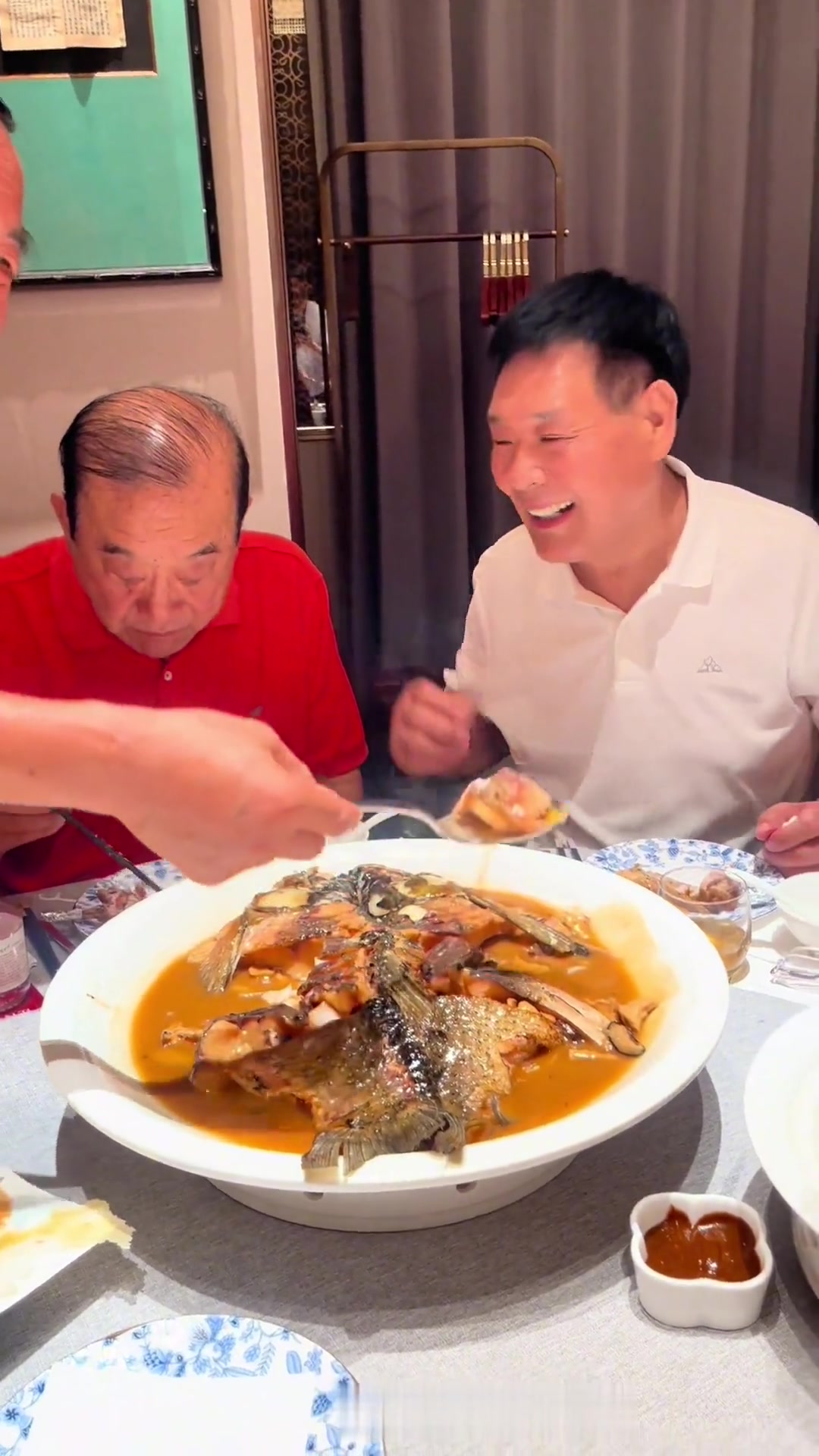 煎扒鲭鱼头尾,河南十大传统经典豫菜之一