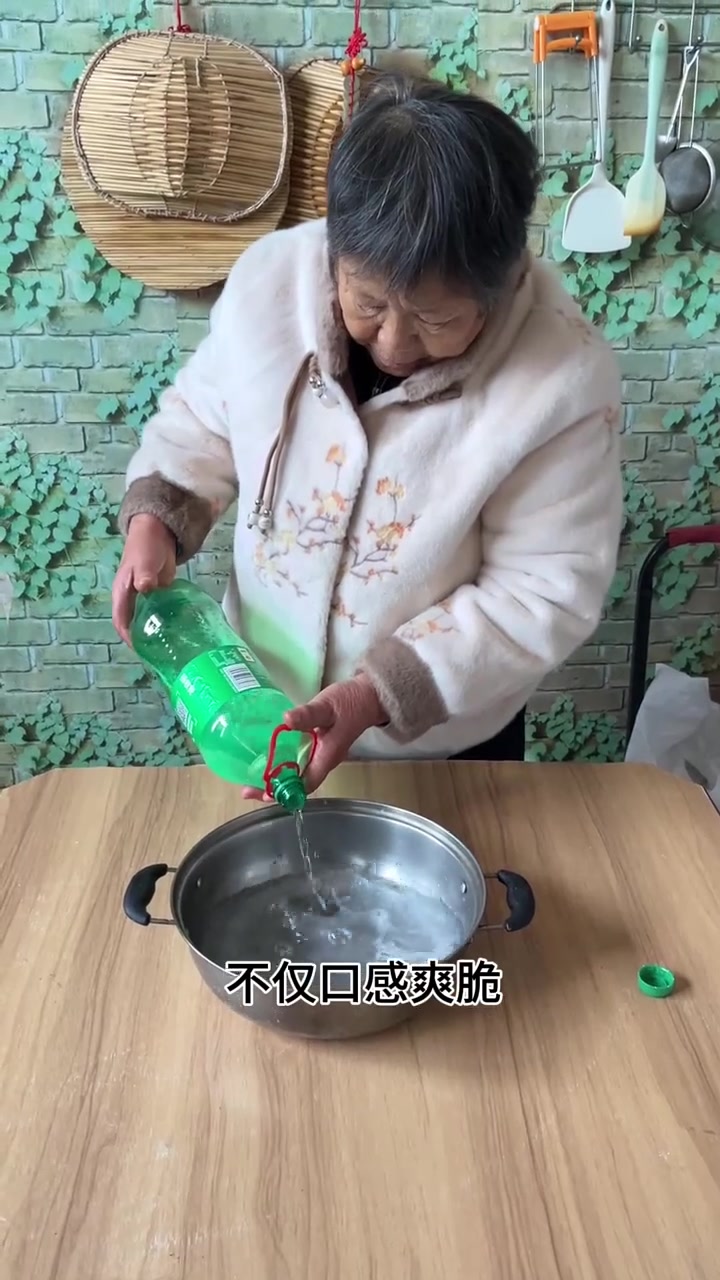 真没想到俺妈用雪碧做的泡菜，竟然那么好吃，清爽脆甜，做法还简单