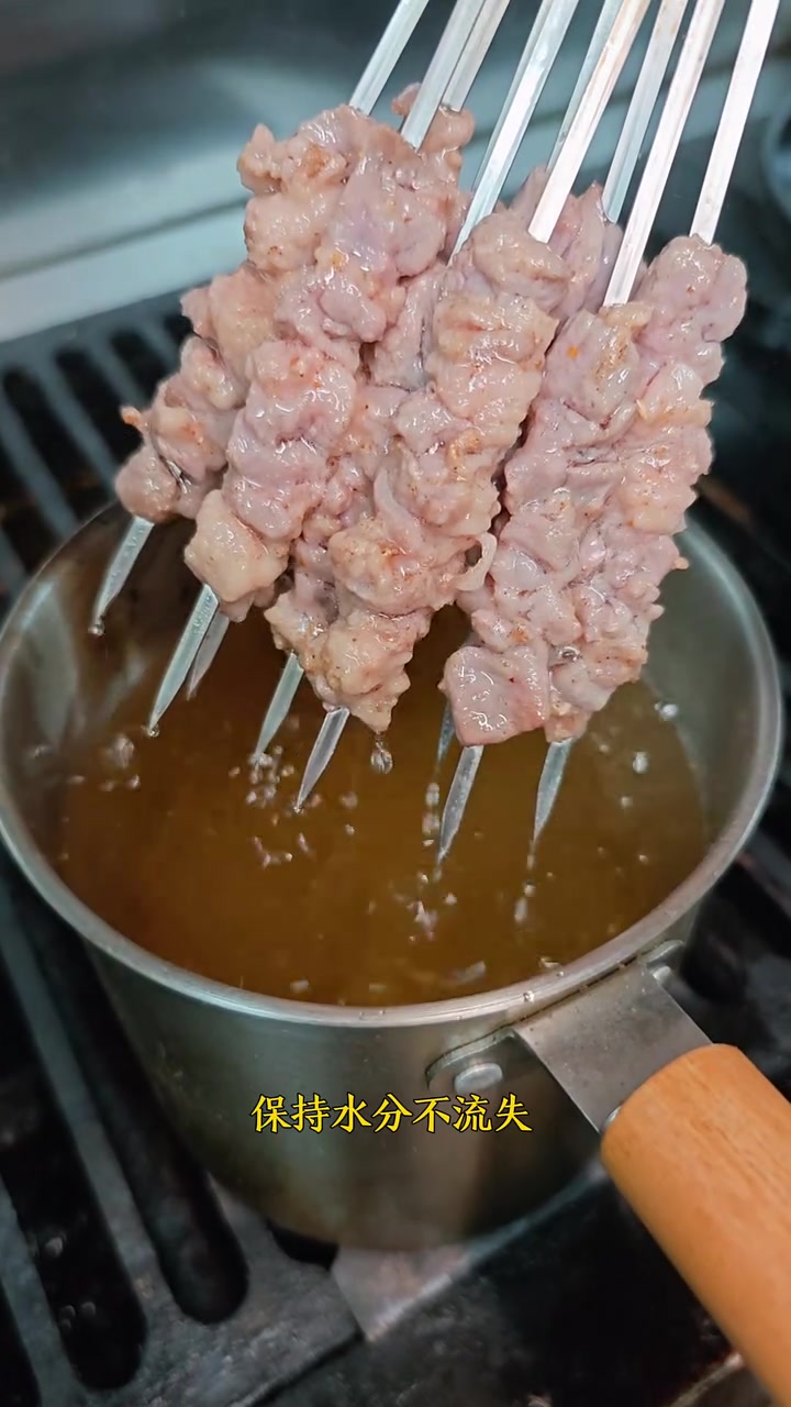 油炸羊肉串,味道特别好