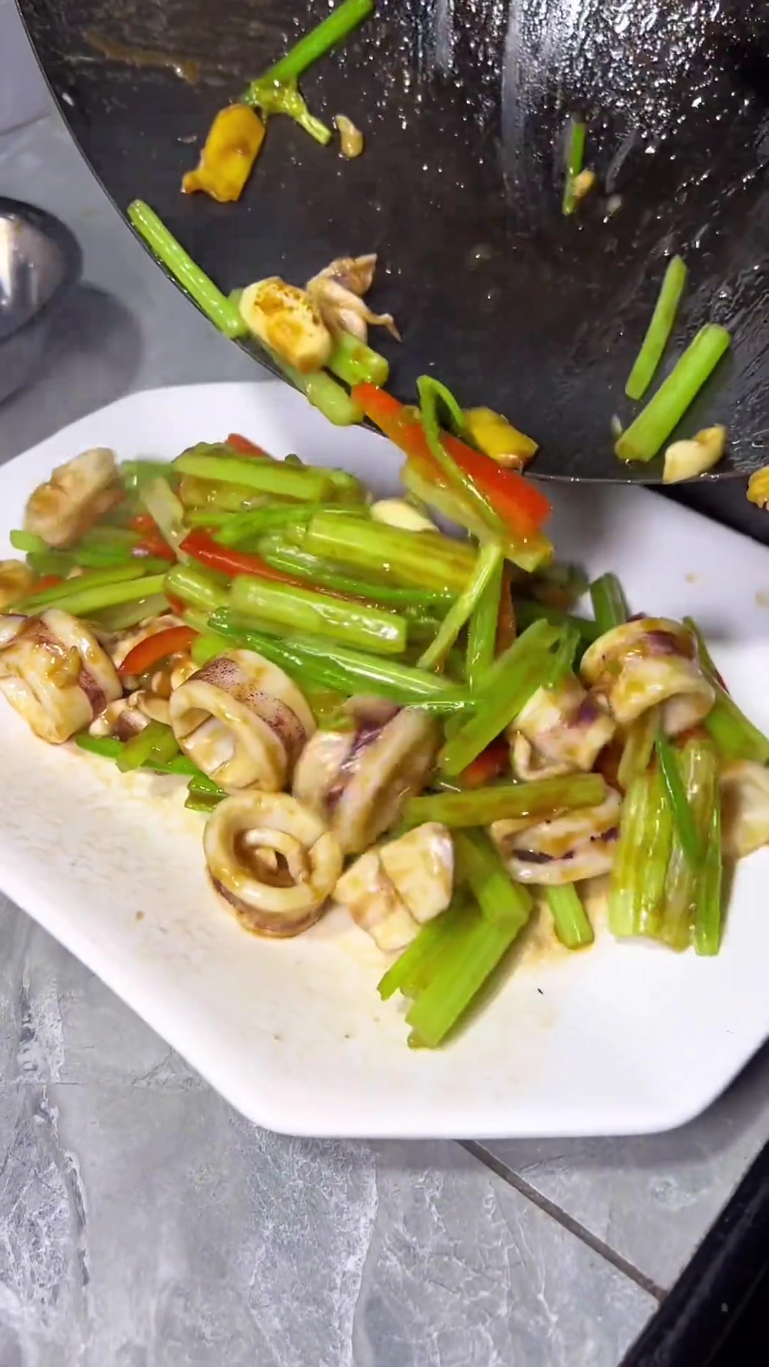 今天搞点小海鲜,做了四道家常菜