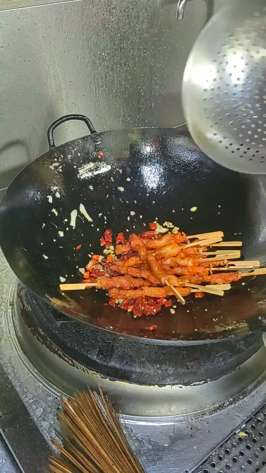 在家也能做出烧烤的味道,外酥里嫩的骨肉相连