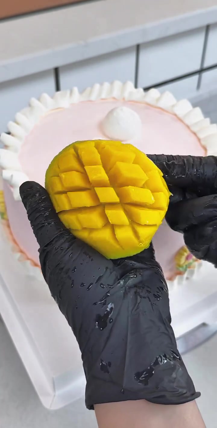 日常出单款简约水果蛋糕制作过程，满满的水果颜值又高又美味！