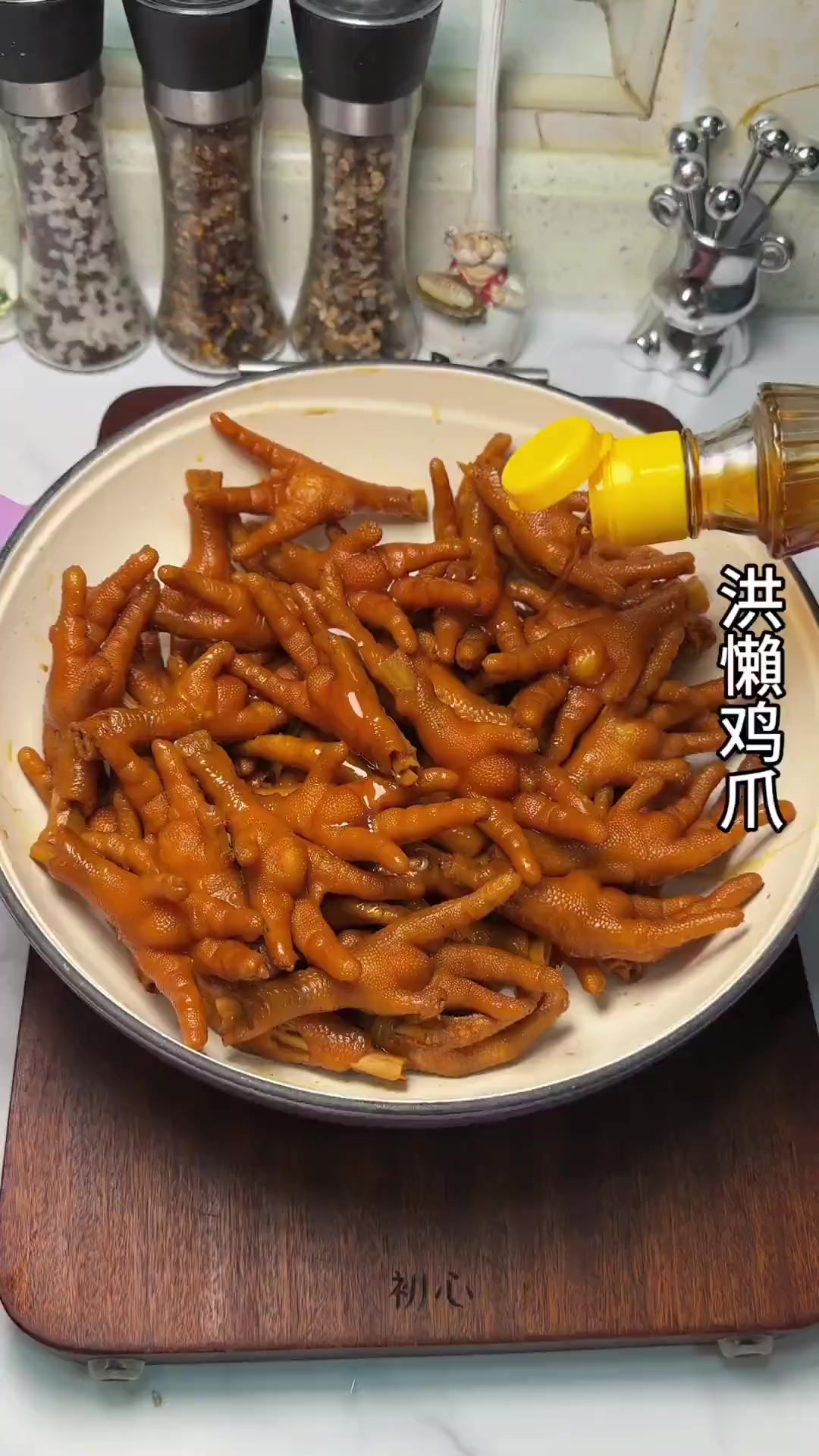 福建人爱吃的洪濑鸡爪,在家做更好吃,爱喝的安排