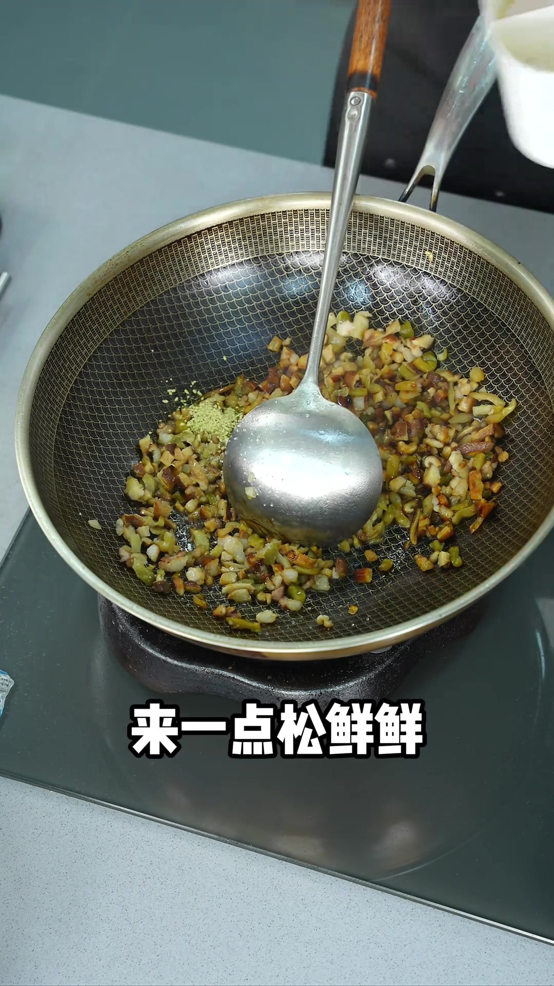 温州葱油拌面，酸甜开胃夏天不知道吃什么，没有胃口，不如试一下温州的特色菜