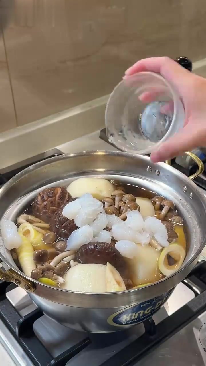 春天的美食：春菜竹笋关东煮蛤蜊青豆饭