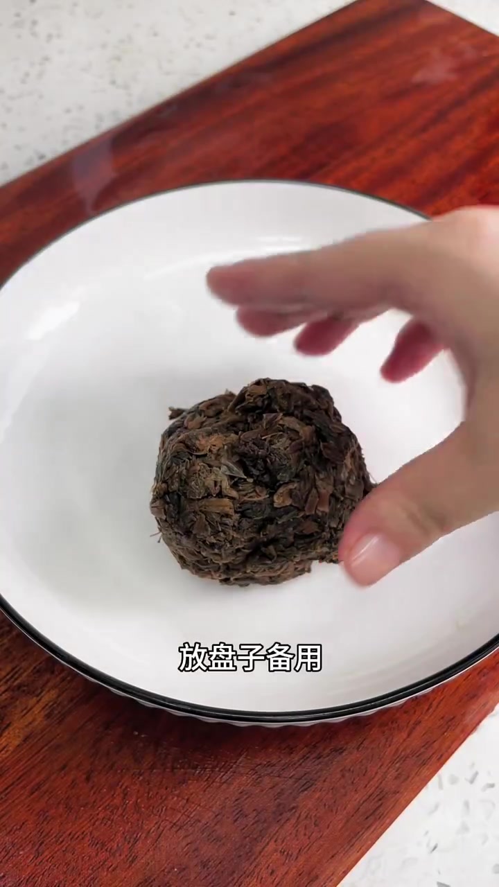 今天做的这个梅干菜肉包真的太好吃,蓬松渲染皮薄馅大的营养又美味,搭配南瓜米糊,开启美好的一