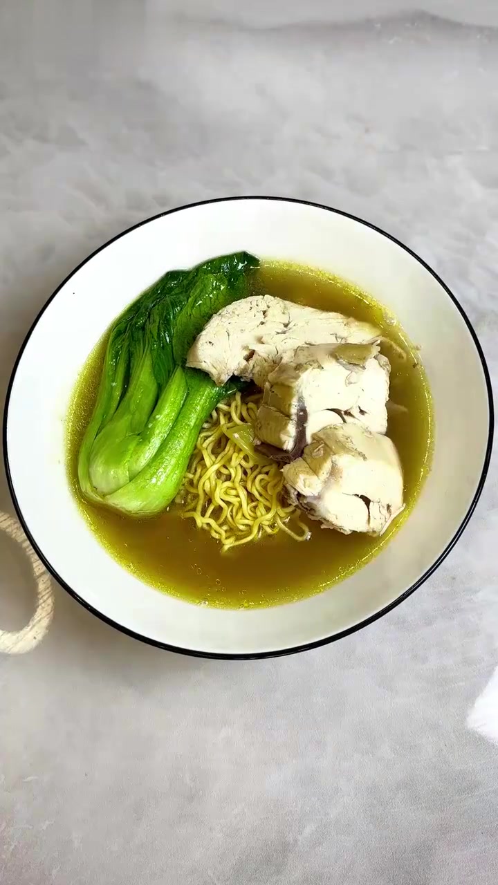 挑战复刻泡面封面第14天——老母鸡汤面