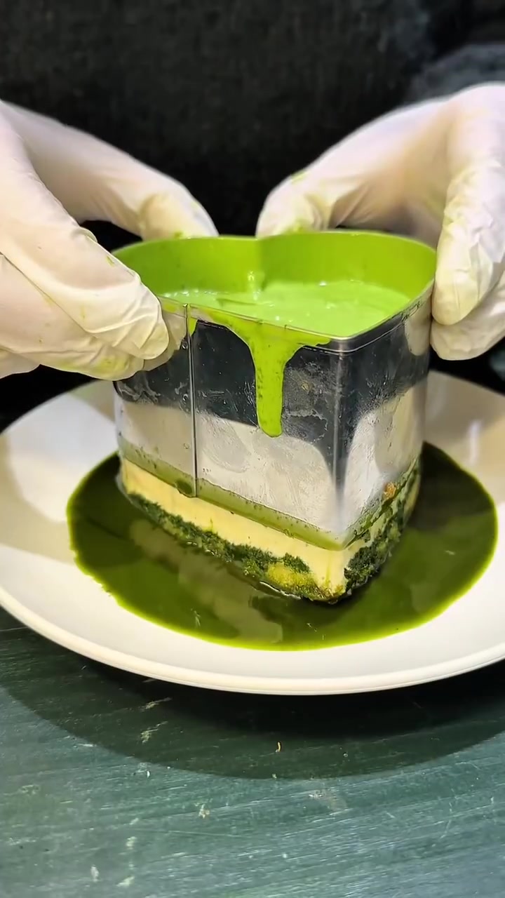 可爱心形抹茶提拉米苏