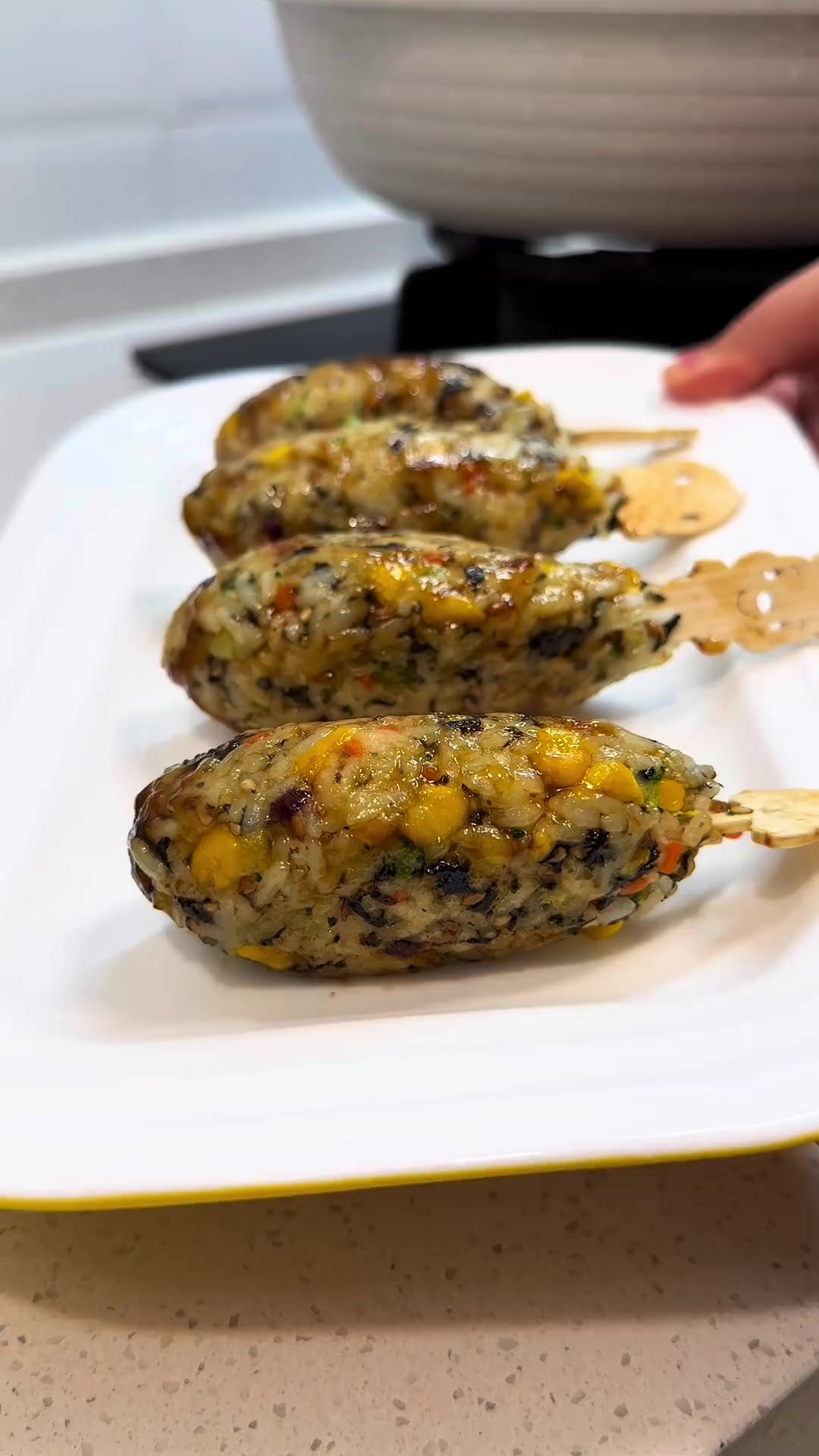 早餐做虾仁饭团、南瓜蒸蛋奶及紫薯米糊,简单营养!