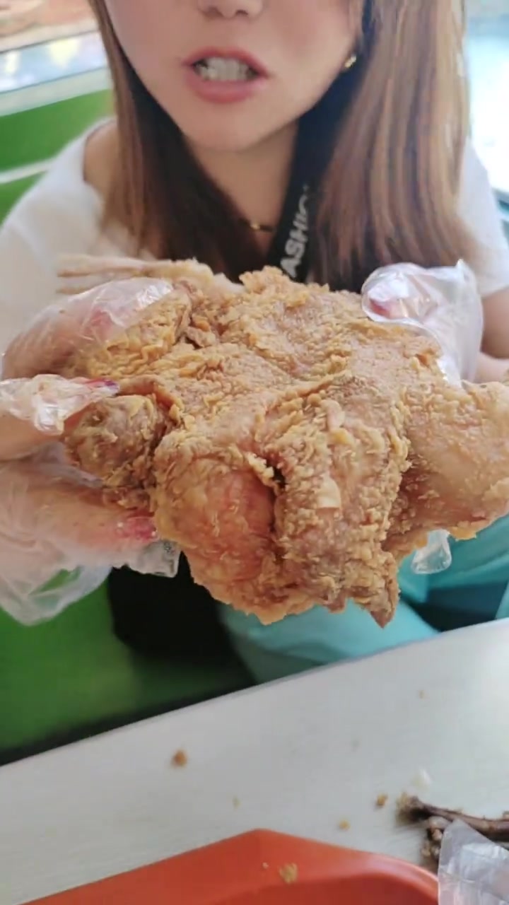 上班逛街累?吃炸鸡汉堡薯条可乐超美味!
