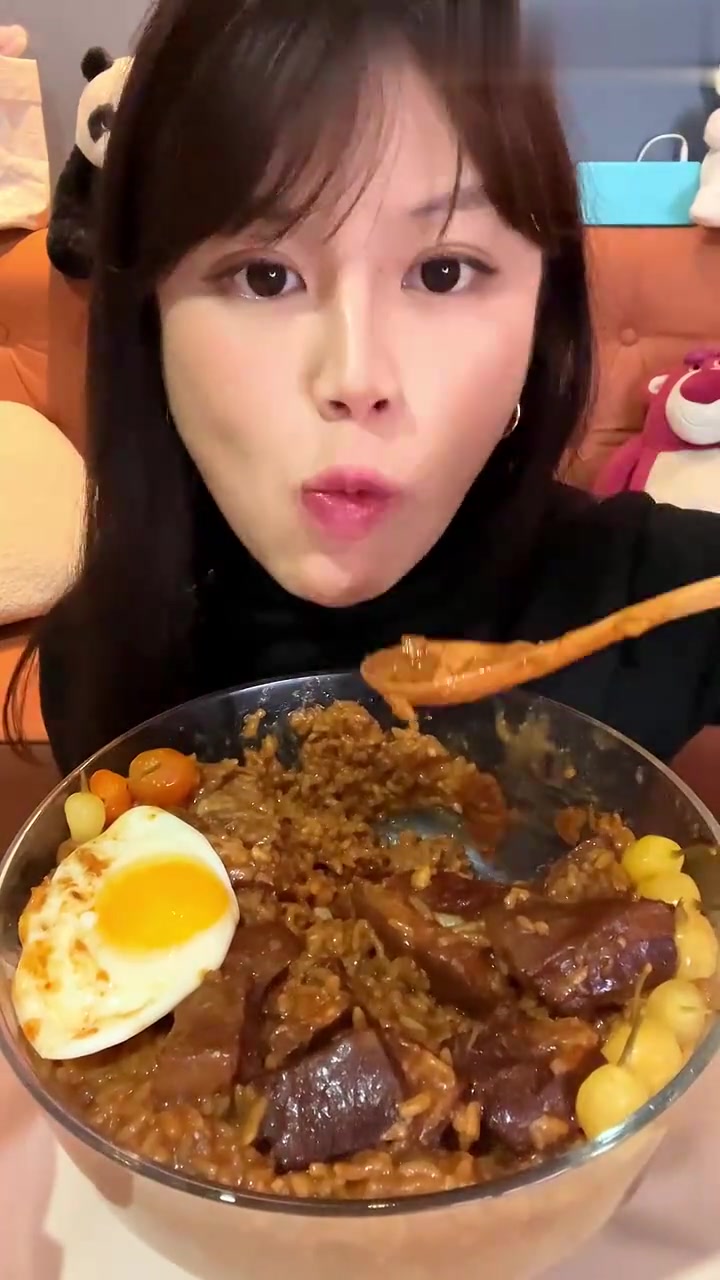 超黏糊的红烧肉烫饭~