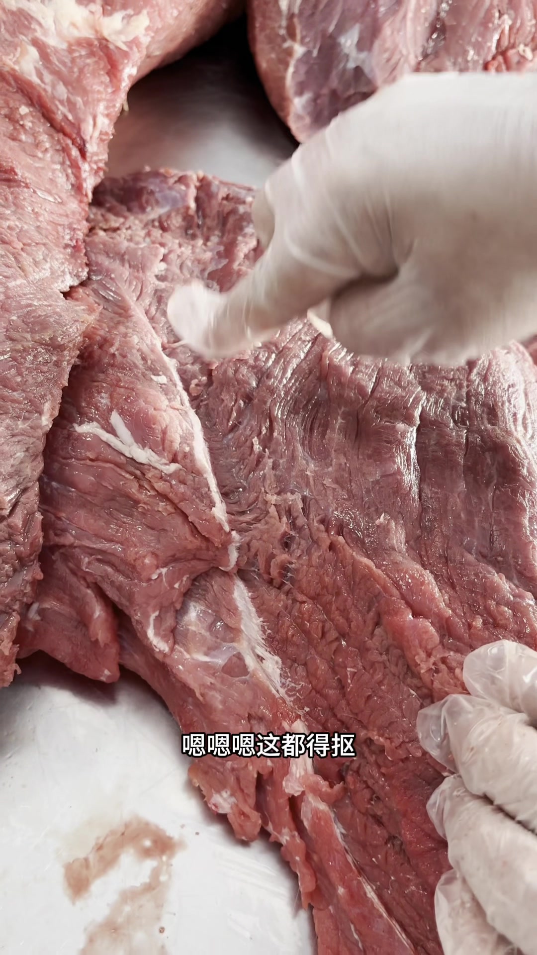 今年牛肉干我们自己订货换包装了,工厂卫生环境大家放心