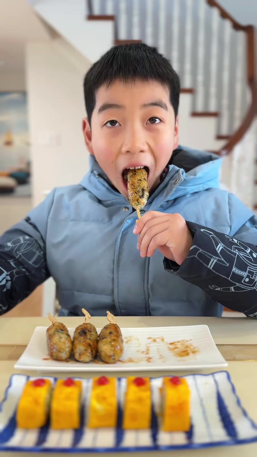 虾仁夹心饭团配蔬菜厚蛋烧,让小朋友爱上吃蔬菜