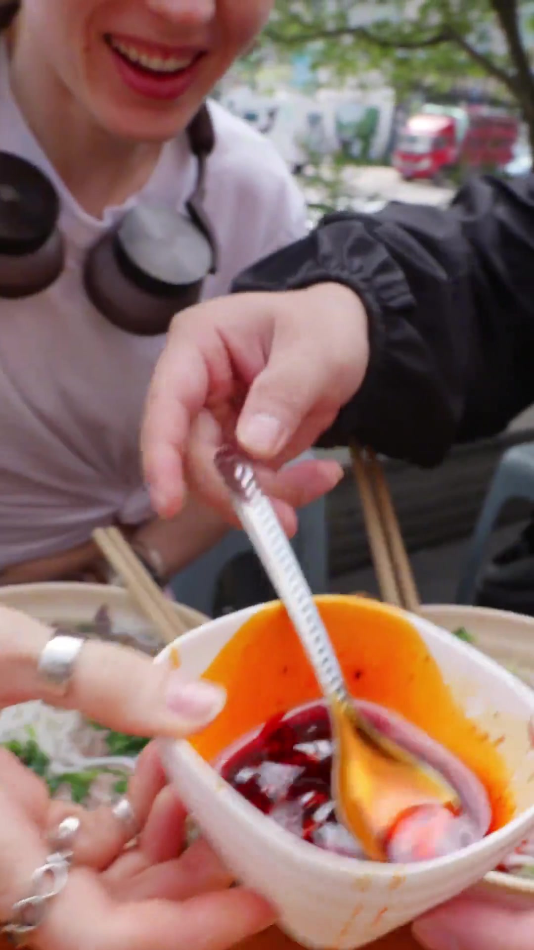 带斯拉夫美女体验贵州六盘水,必吃的水城羊肉粉
