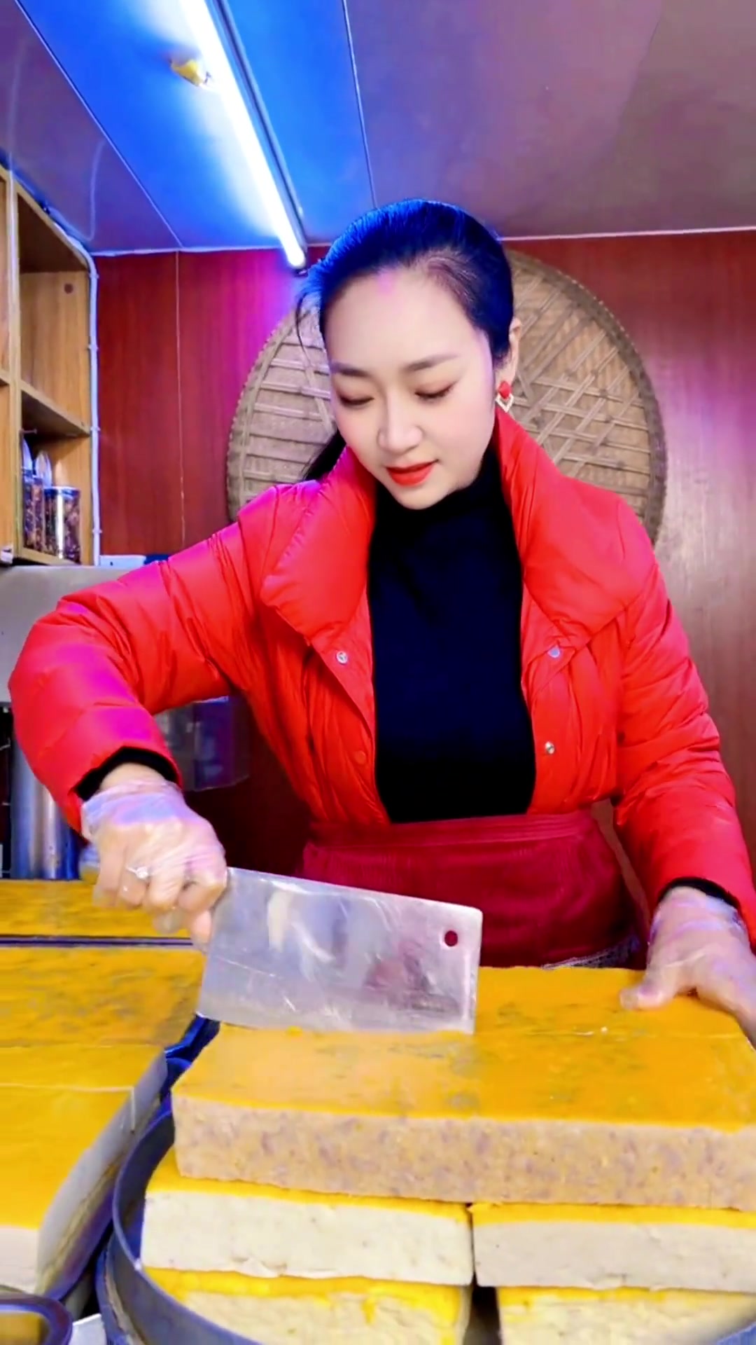 音乐一配,肉糕一蒸,这不年味就来了么