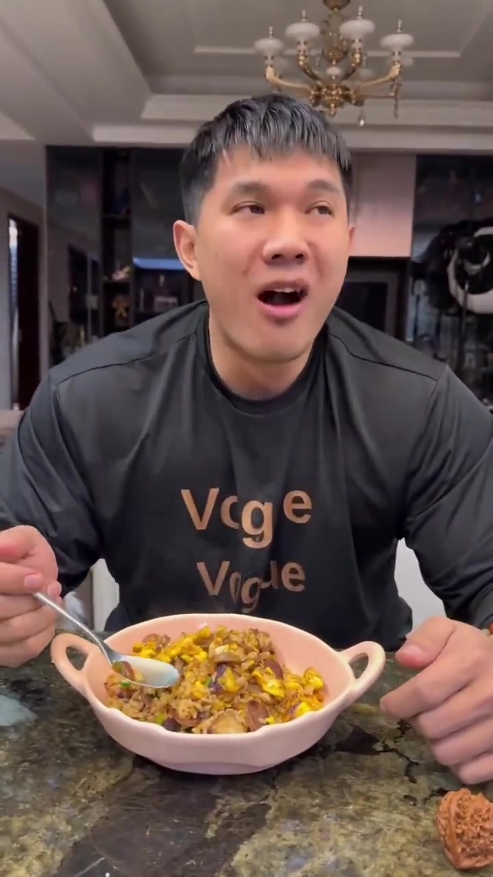 深夜做一碗爱马仕炒饭,太幸福了