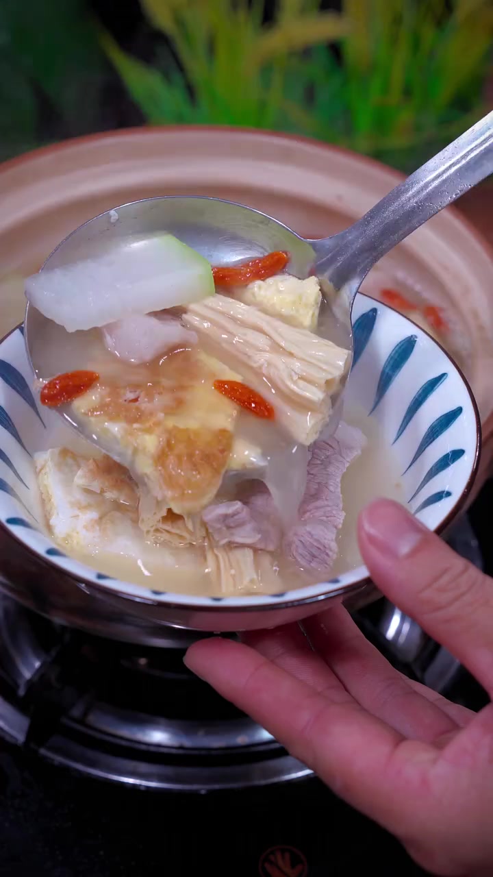 东瓜腐竹猪肉汤,夏季必吃清凉美味!