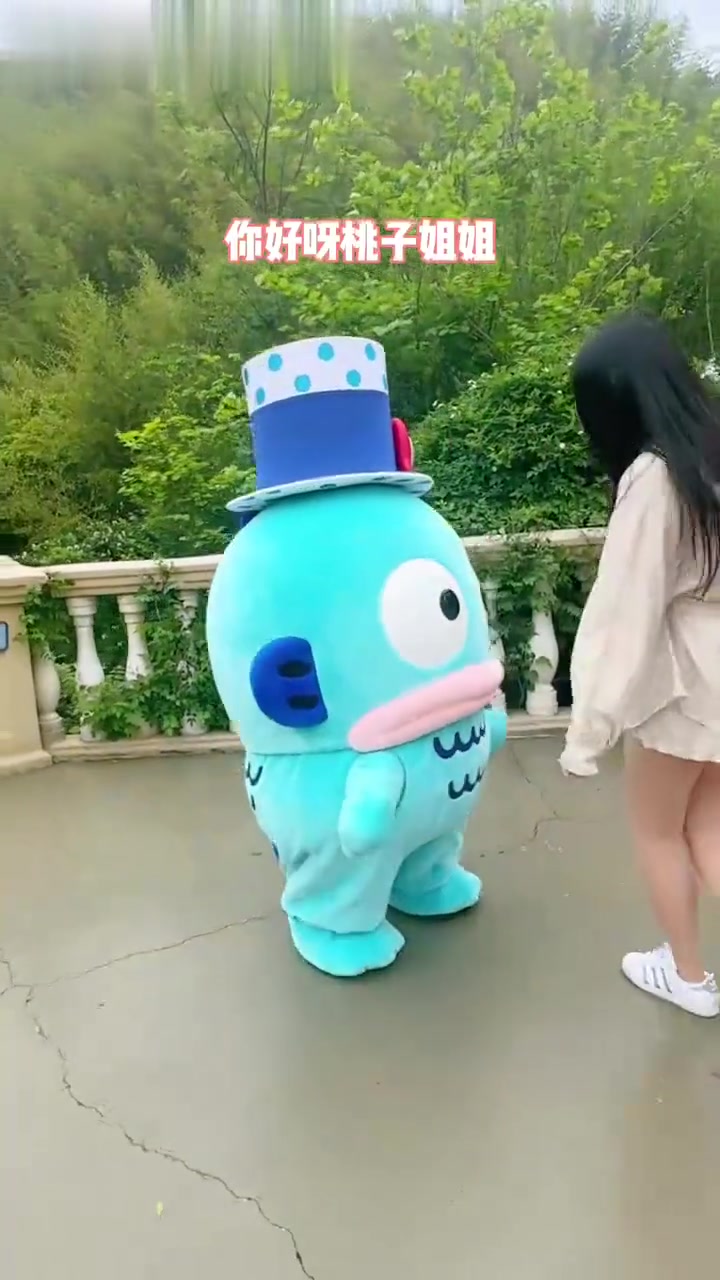 跟人鱼汉顿抱抱!丑鱼也太太太太可爱了吧!
