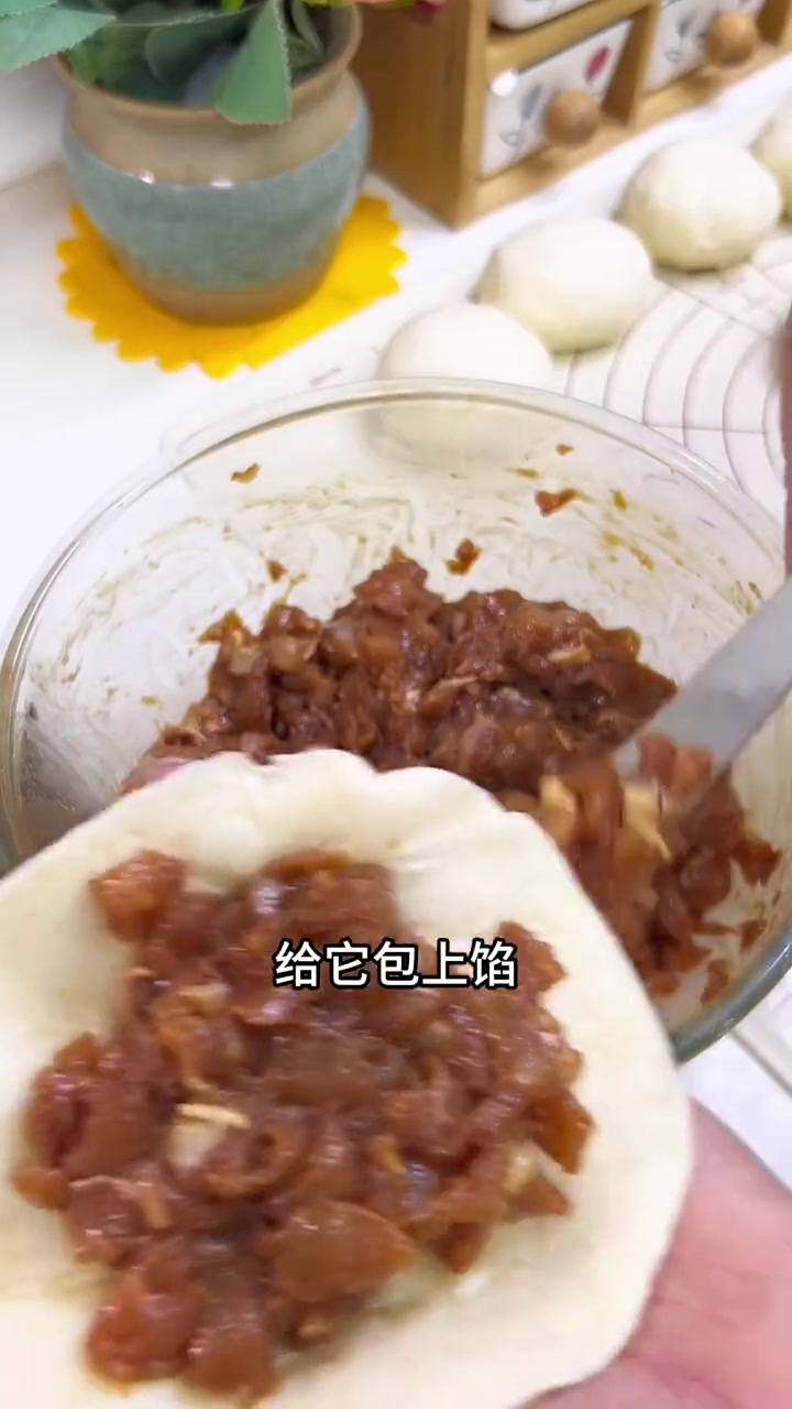 奥尔良鸡肉饼,外酥里嫩,满满的肉馅