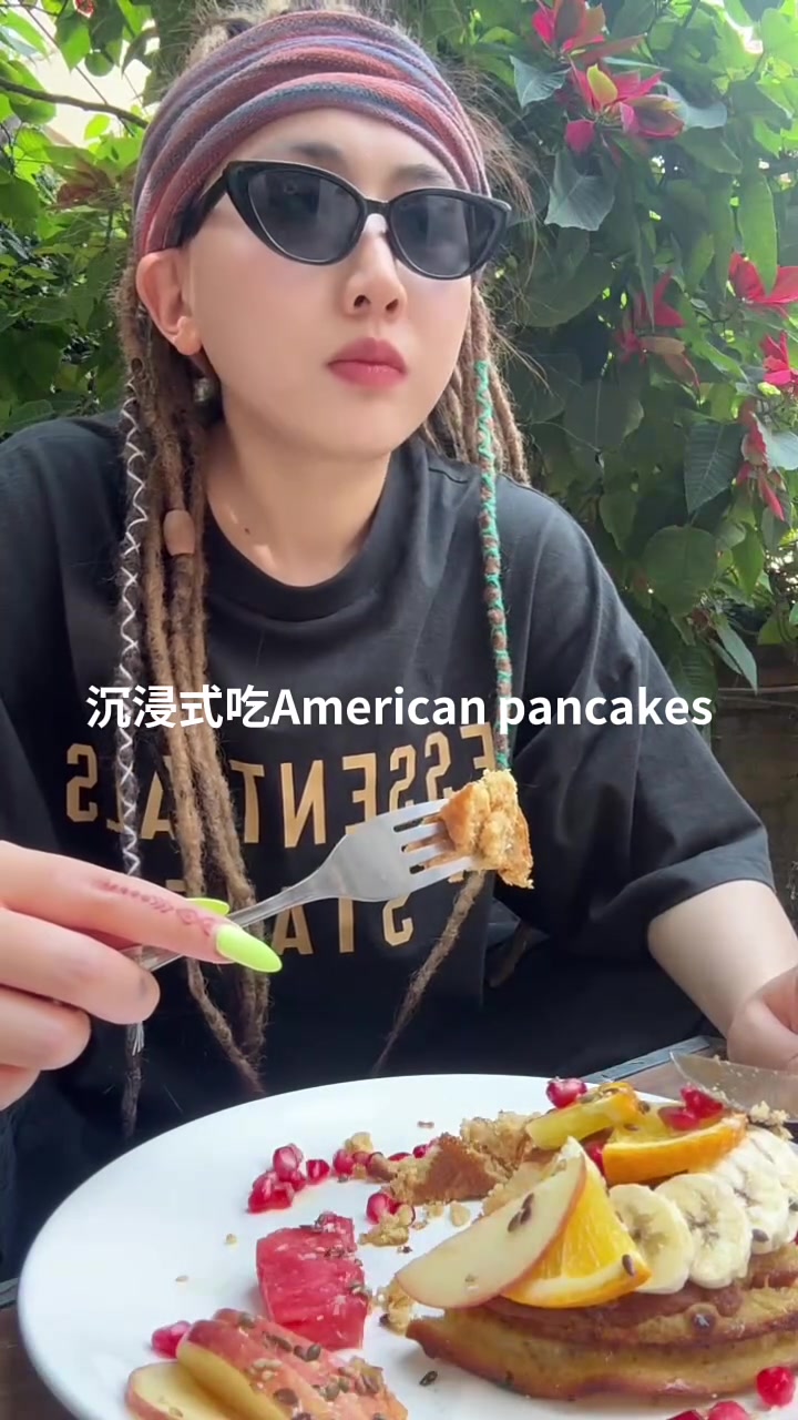 沉浸式吃美式煎饼,刚下课饿死了