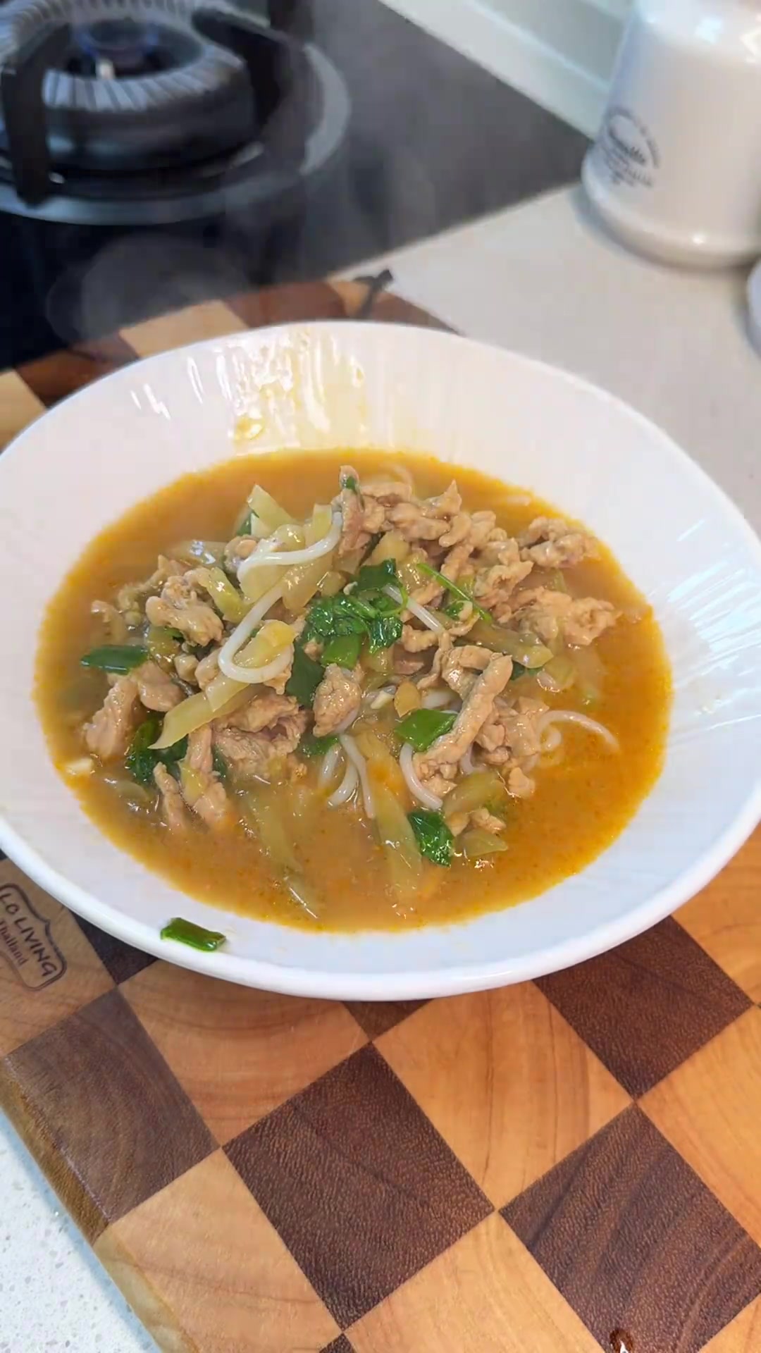 早餐给小朋友做碗超赞榨菜肉丝汤粉,超满足!