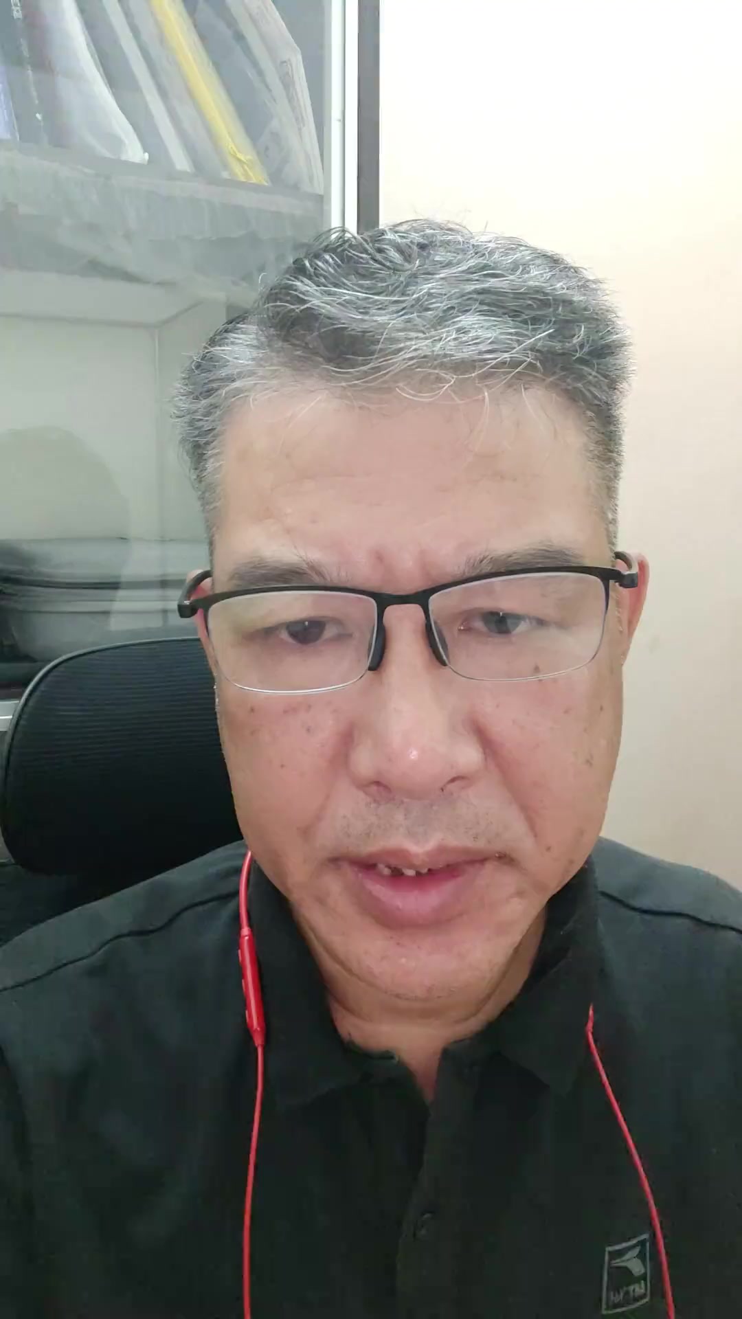 上海中小学学生餐虾仁炒蛋引争议,咋解决这么难?