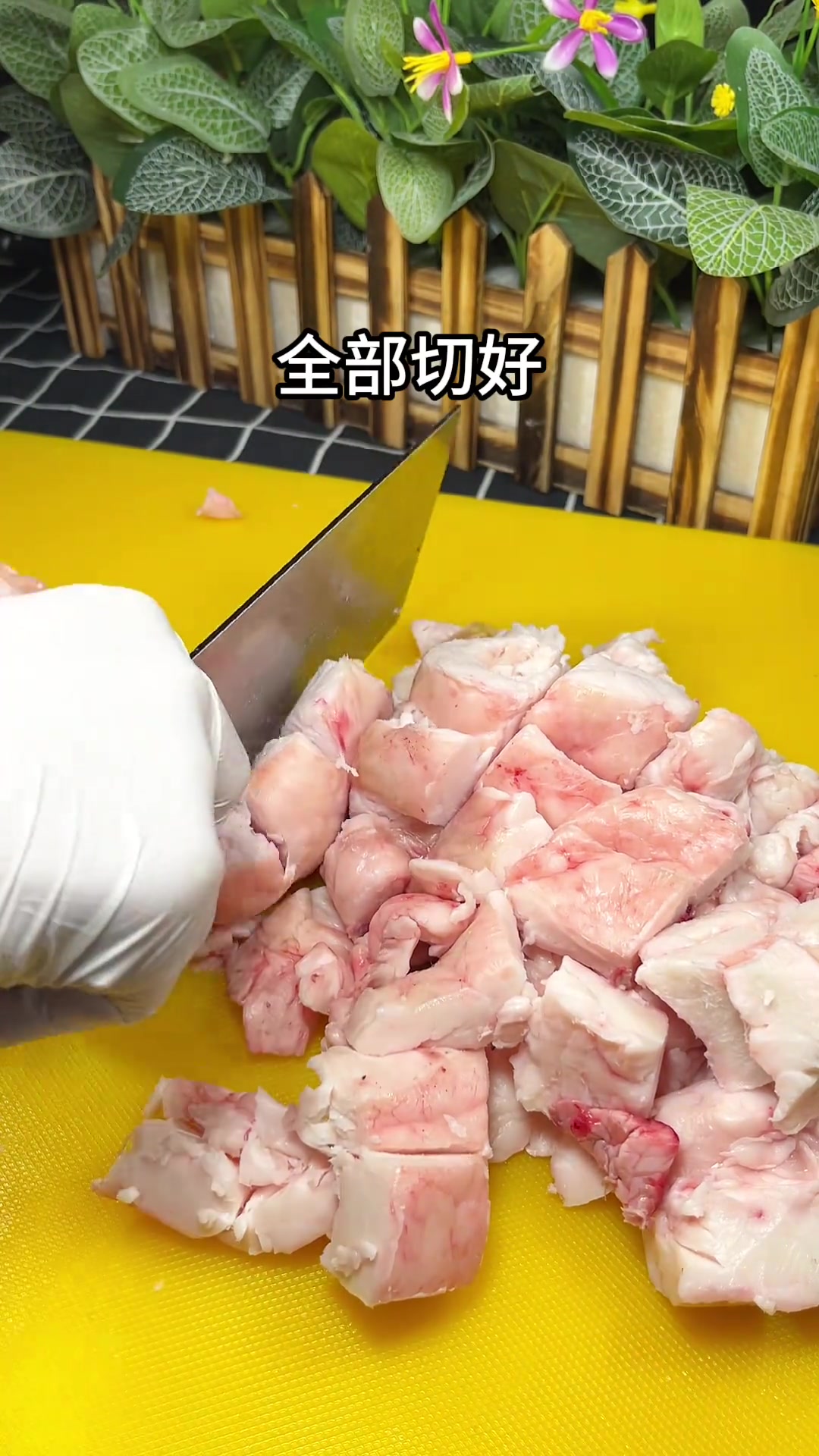 杀猪季来啦!教你熬清亮猪油,还能做烩菜!