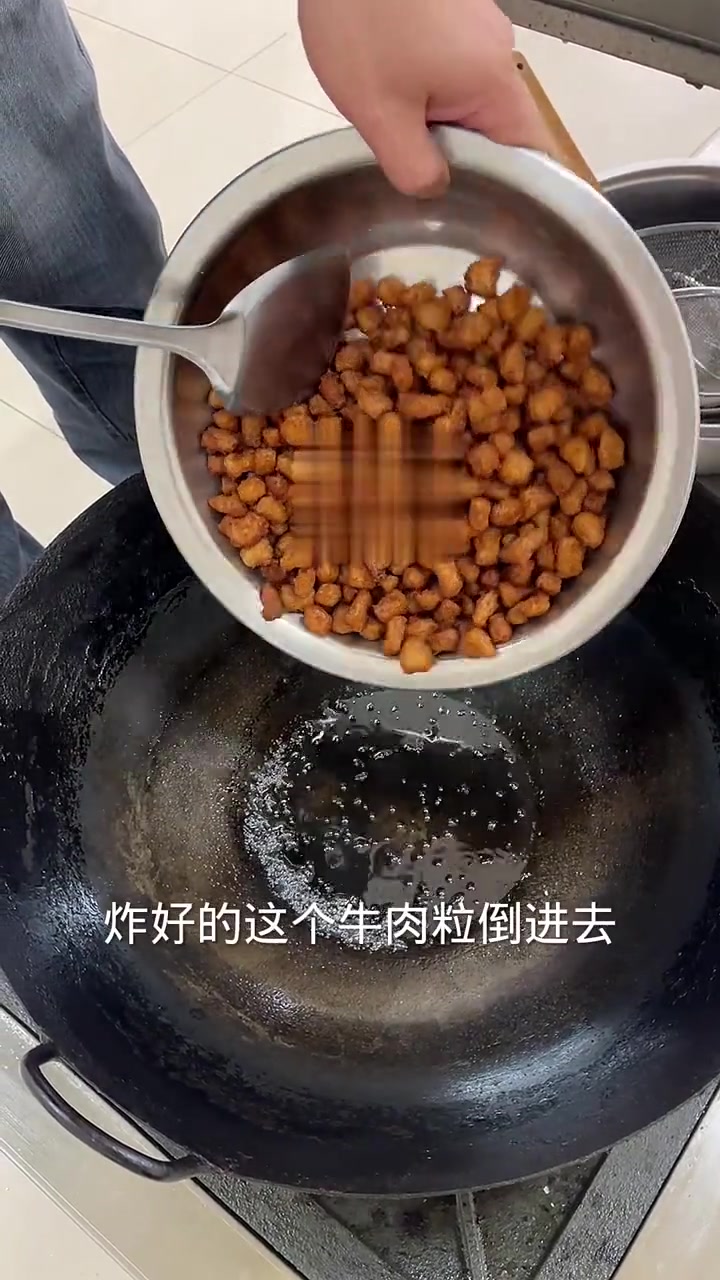 超简单!咖喱牛肉做法,小朋友超爱,摆摊能行不?