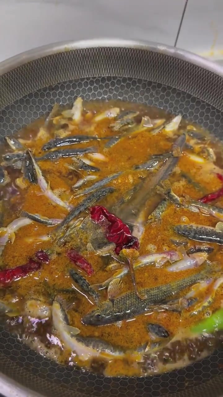 冷水花泥鳅鱼酱炖教程