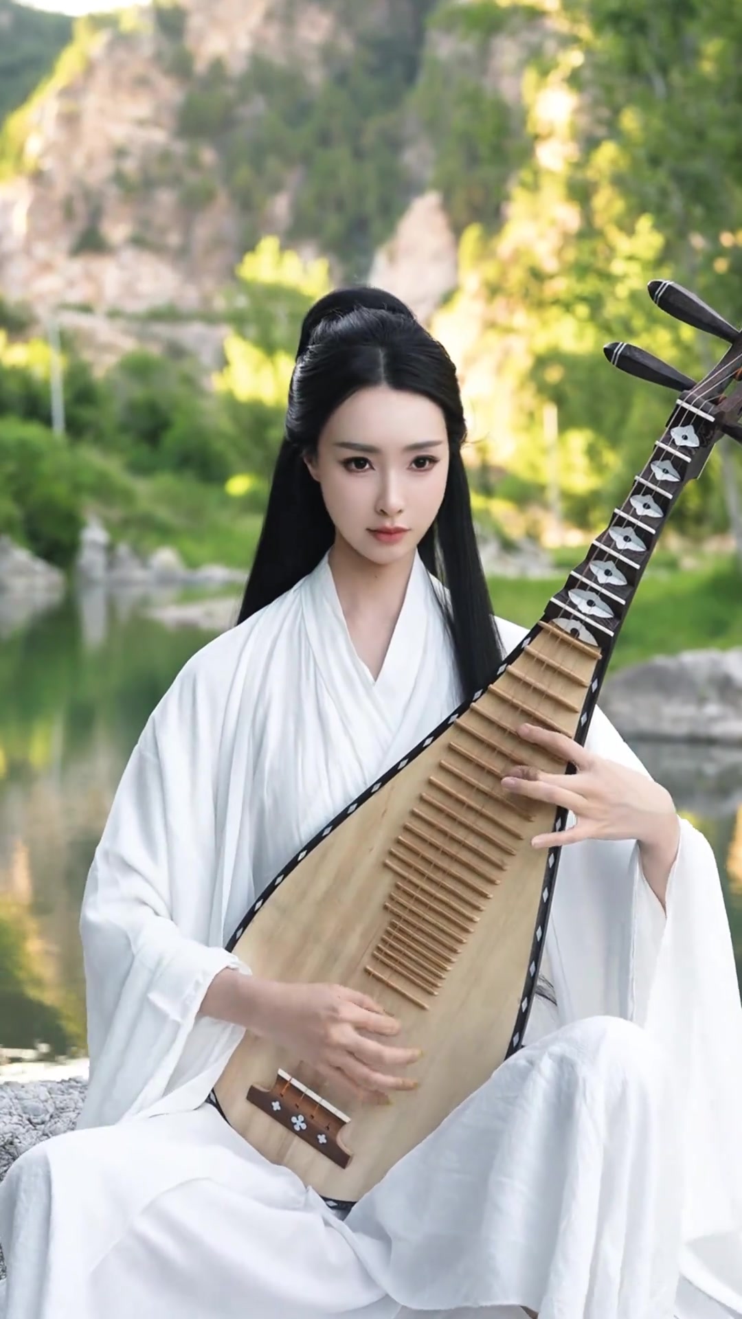 《象王行》此曲为作曲家关大洲老师于2019年为央视节目《国家宝藏》创作的国风纯音乐作品。作