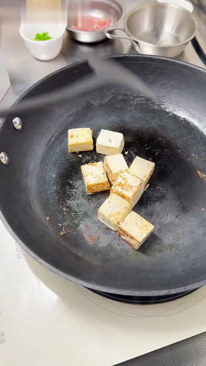 最大的缺点就是太下饭!低卡肉末豆腐盖饭,吃撑了也才300多大卡