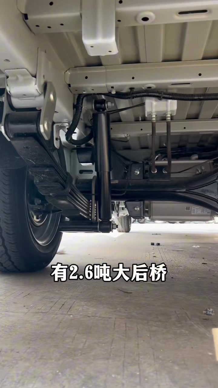 五菱菱势黄金仓大面包