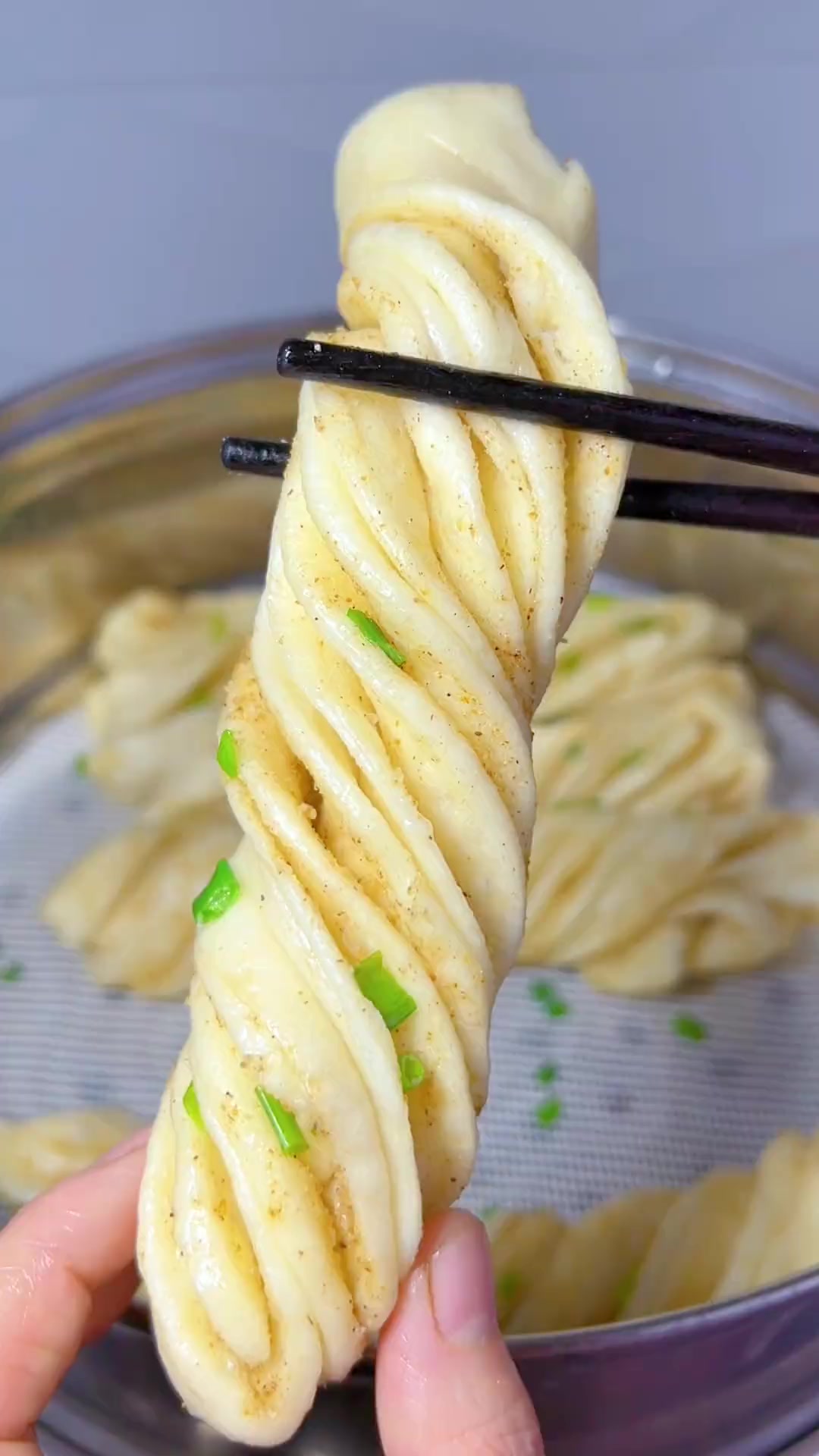 面粉就能做!椒盐小花卷超好吃,孩子抢着吃