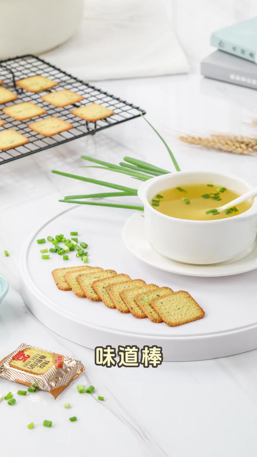 伟龙小饼干非小作坊,未倒闭且有四个专业大工厂