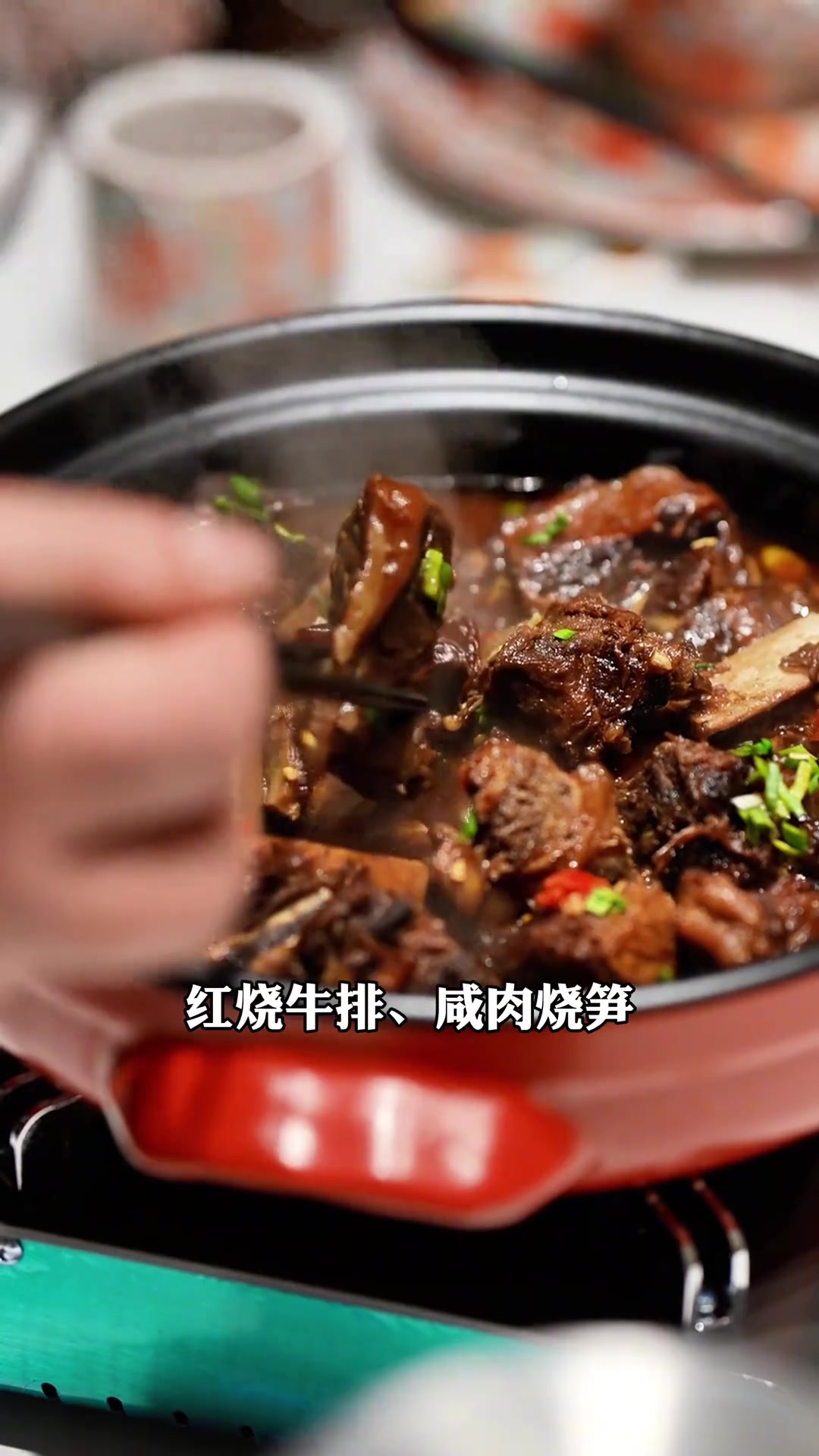 湖州长兴的绿房子家常菜,特色炒鸡和油淋虾必点,食客慕名而来!