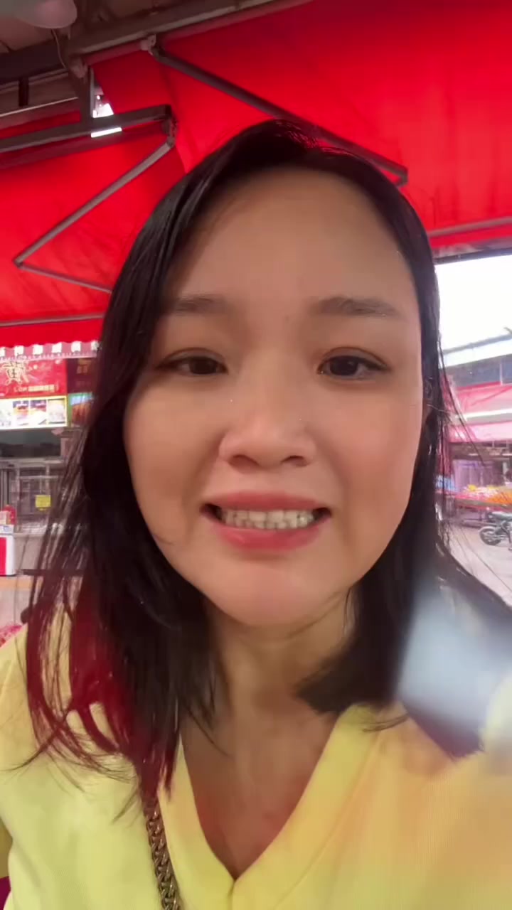 江楠荔塱农副批发市场,据说是广州最大最便宜的菜市场,你们觉得呢