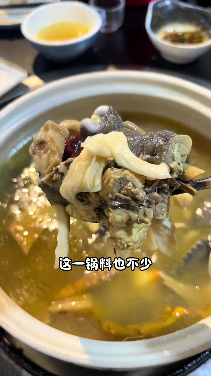 来大理怎么能不吃菌菇火锅呢