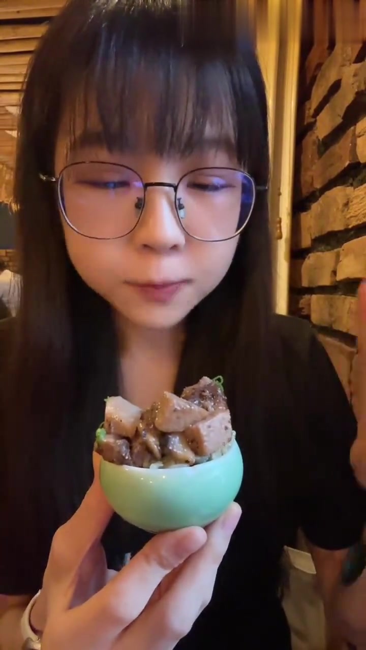 北京种类超全寿司拼盘狂炫9碗大米饭